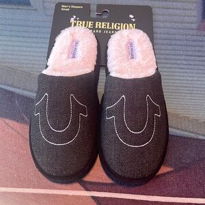 True religion, men’s slippers size 7/8 new